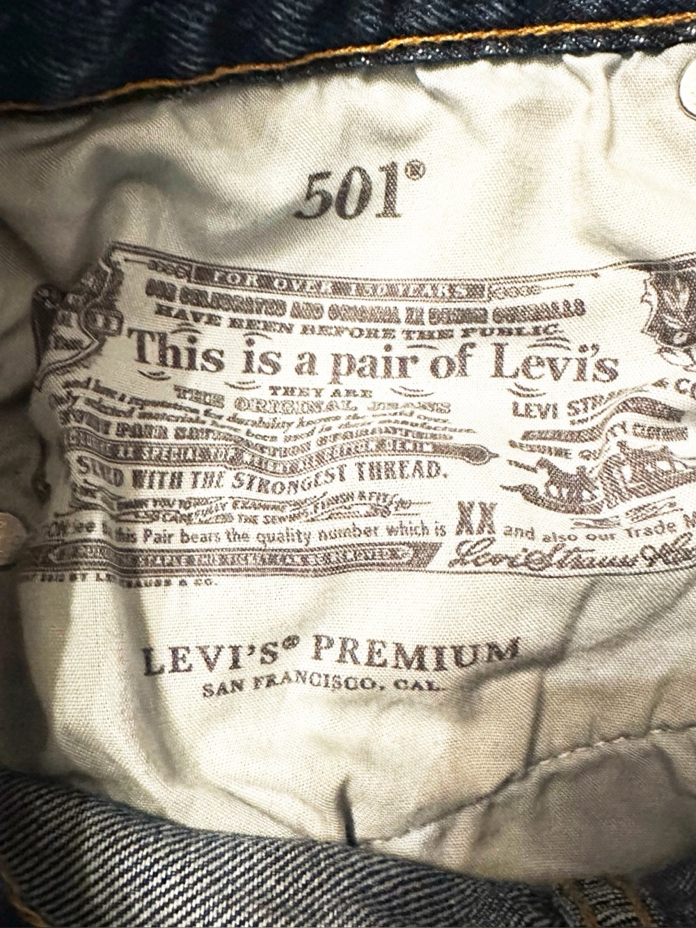 Levi’s 501 High Rise Distressed Denim Shorts Size 26 - Picture 8 of 8